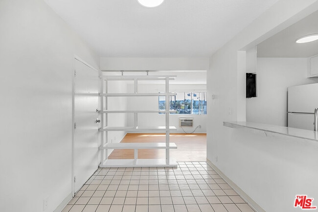 Building Photo - 5524 Elmer Ave