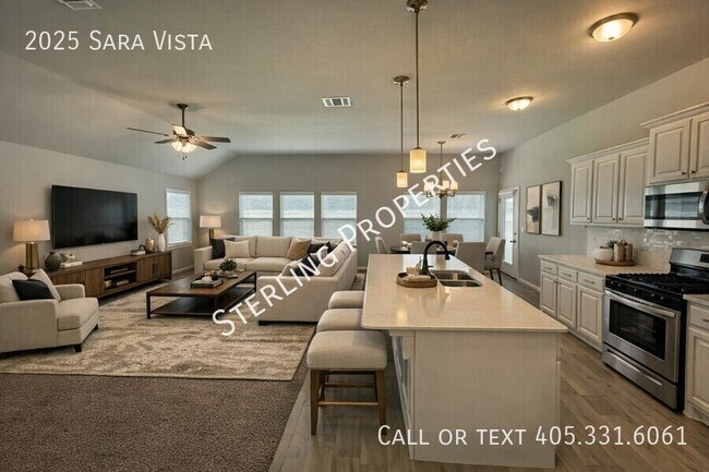 Building Photo - 2025 Sara Vista Dr