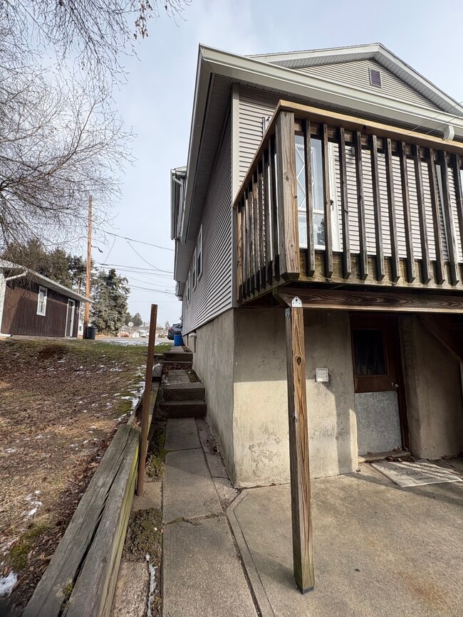 Building Photo - 25 St David St