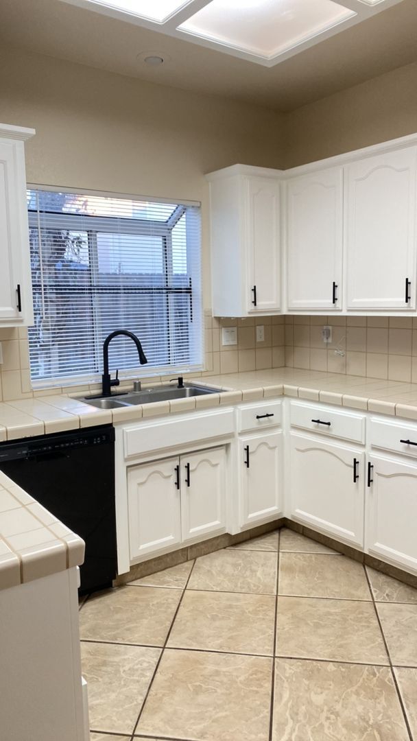 Building Photo - Charming Home in Turlock's Alpine Estates