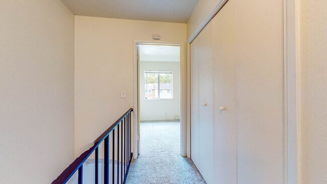 Building Photo - 562 Santa Alicia Dr
