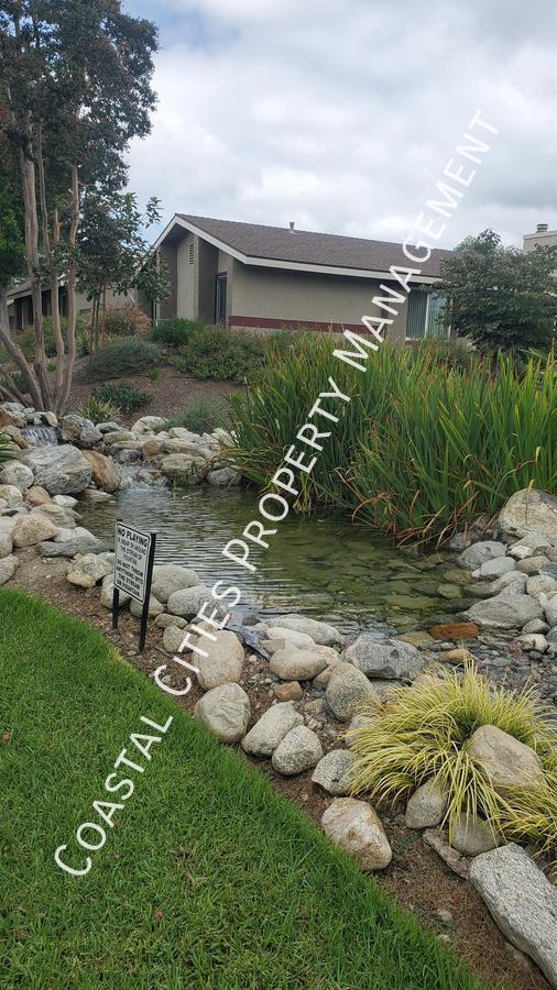 Building Photo - 1696 Carmel Cir E