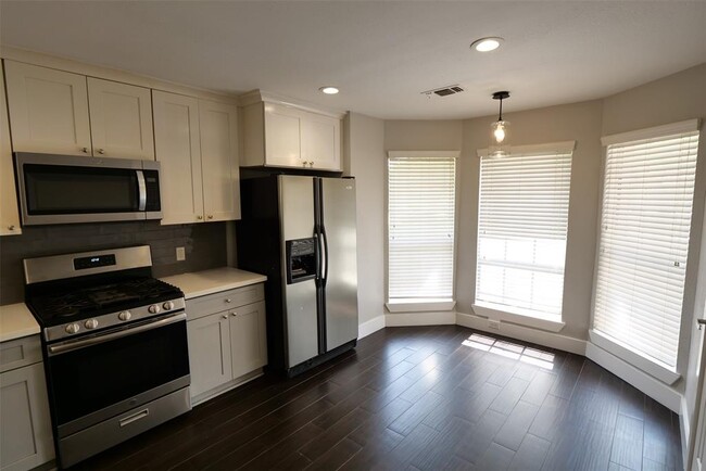 Building Photo - 5302 Prairie Creek Dr