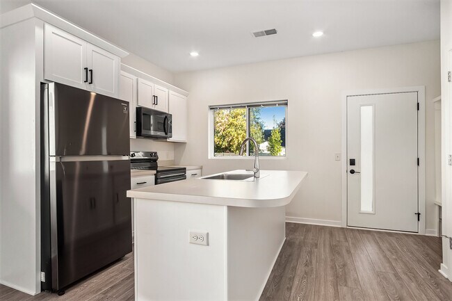 Building Photo - 937 Fulton St W