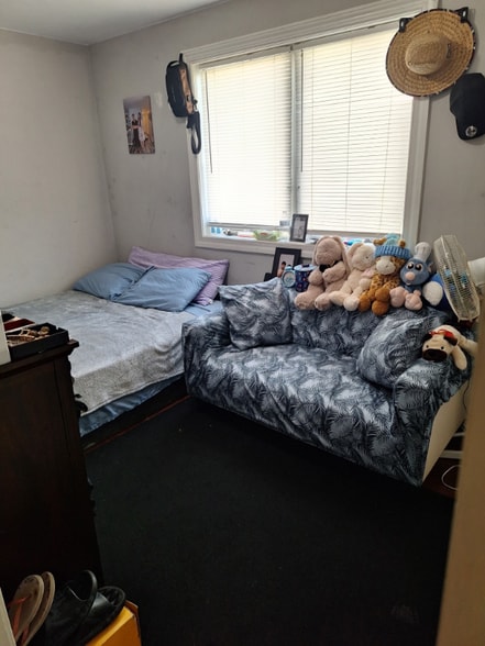 Building Photo - 4900 Knox Ave N