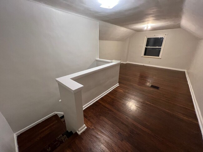 Building Photo - 16053 Lappin St