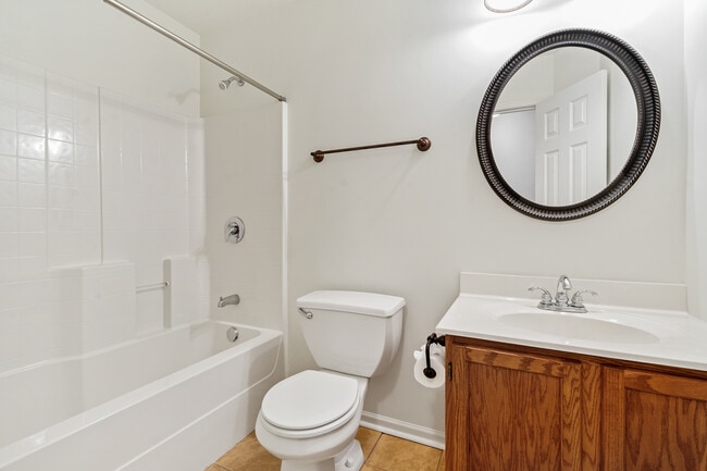 Building Photo - 2711 Canterbury Dr