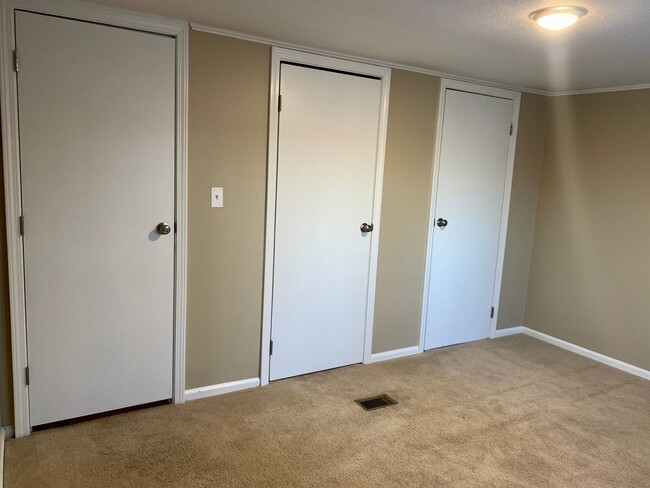 Building Photo - Renovated 3 Bedroom Home In Raleigh, Apply...