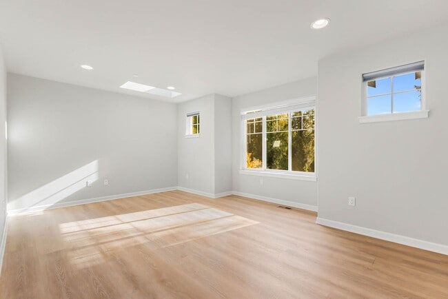 Building Photo - 11722 NE 112th St