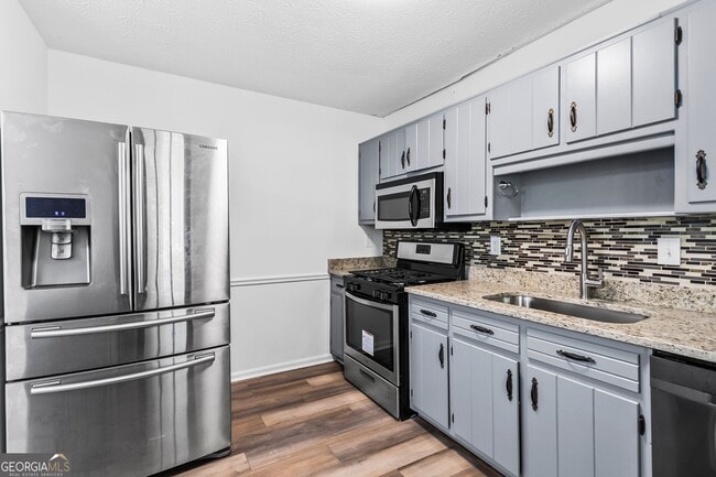 Building Photo - 2923 Bicentennial Dr SW