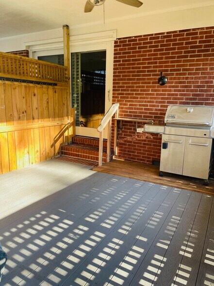 Building Photo - 401 E 56th St