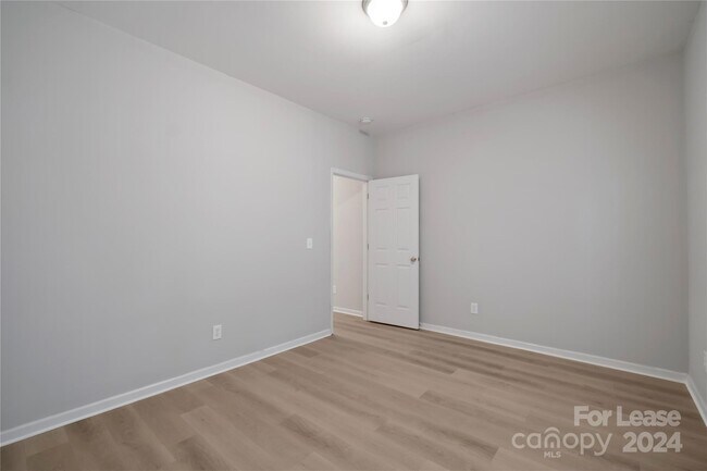 Building Photo - 20309 Northport Dr