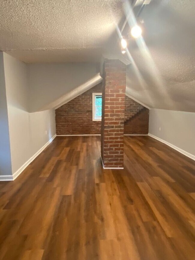 Building Photo - Romega Properties