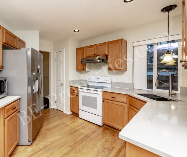 Building Photo - Puyallup Home