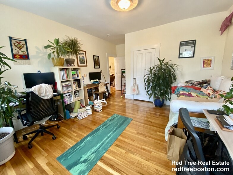 Building Photo - 177 School St