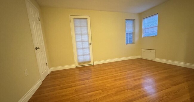 Building Photo - 7610 Miller Ave