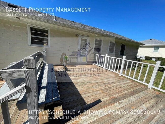 Building Photo - 40 Macarthur Dr