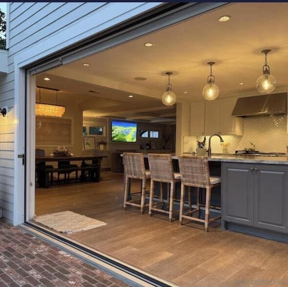 Building Photo - 301 7th St