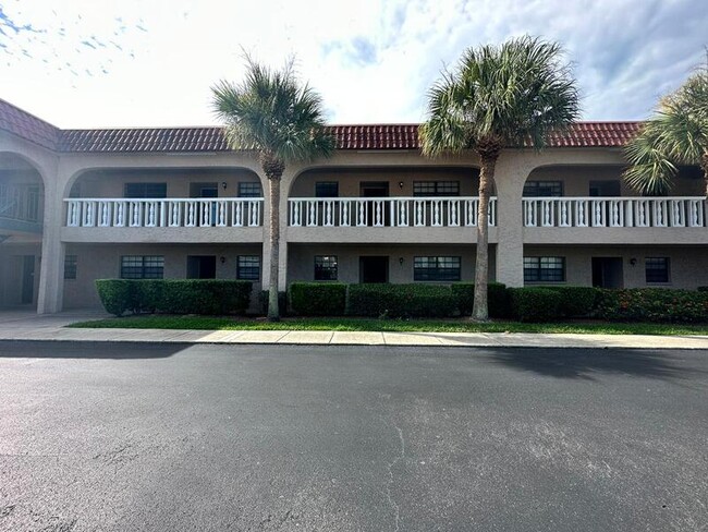 Building Photo - 1750 Belleair Forest Dr