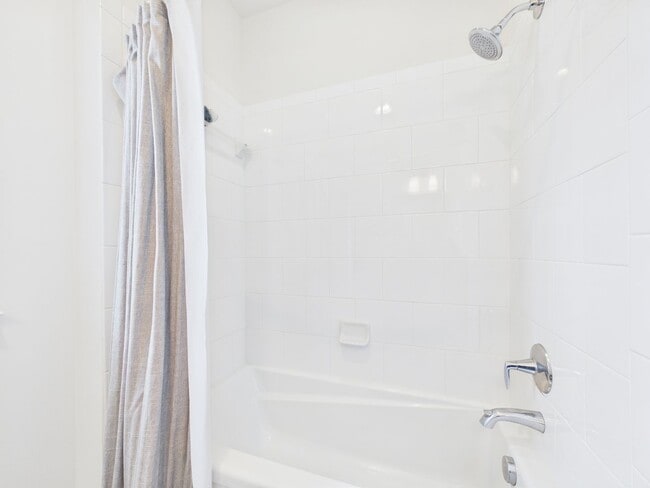 Building Photo - 5404 Coopers Walk Ln