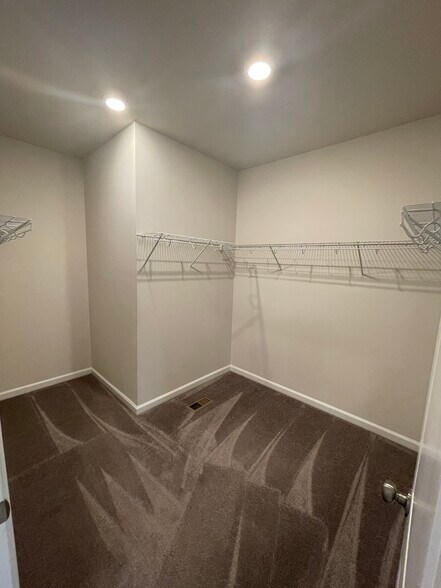 Building Photo - 4914 Macdonough Pl