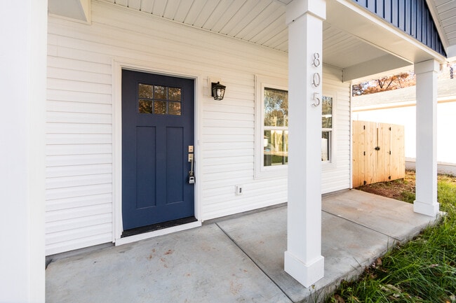 Building Photo - 805 Rodey Ave