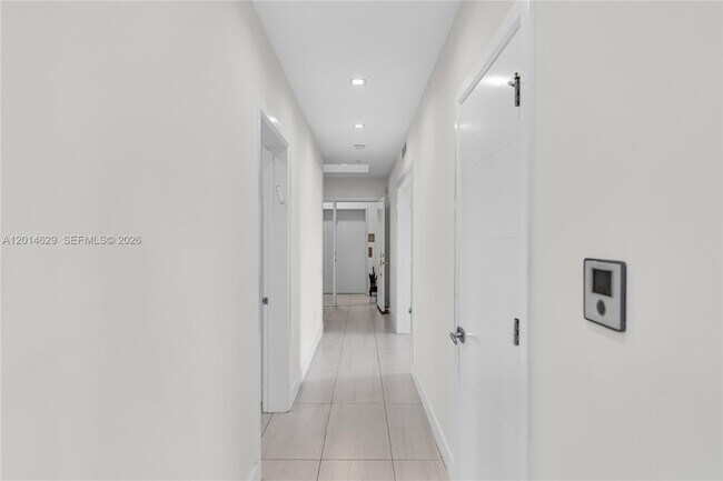 Building Photo - 6100 N Ocean Dr