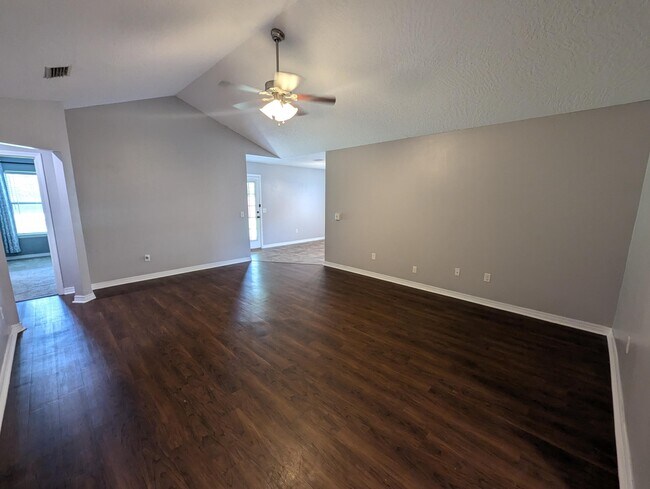 Building Photo - 2618 Salamanca St
