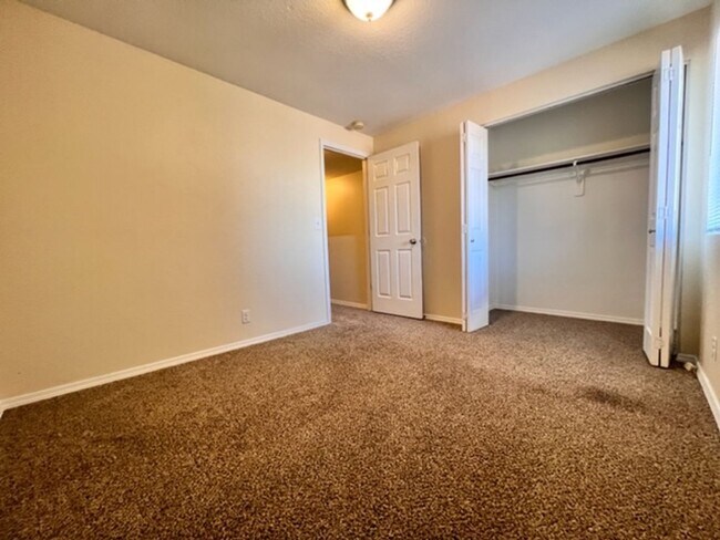 Building Photo - 6529 W Douglas St