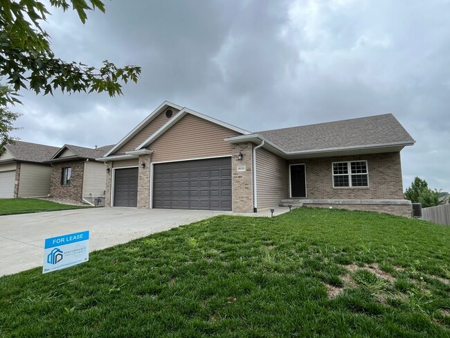 Primary Photo - 8020 Renatta Dr