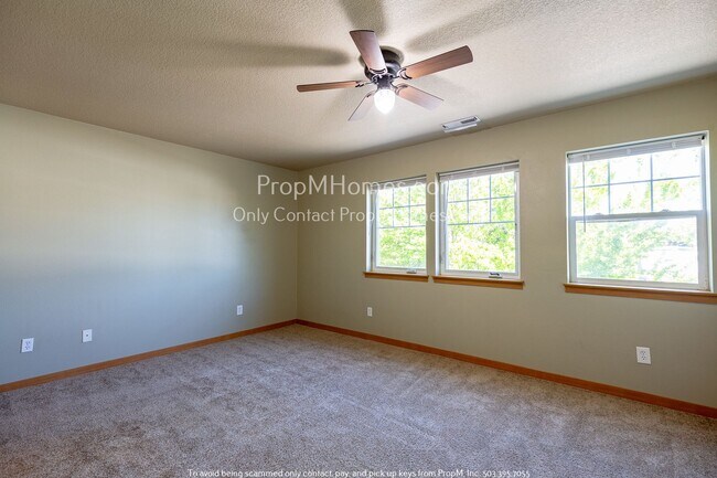 Building Photo - Charming Three Bedroom, Two and Half Bath in PowellHurst-Gilbert Neighborhood!