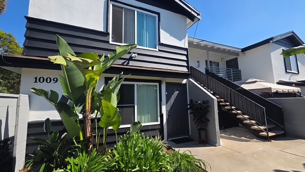 Building Photo - 1009 Valencia St