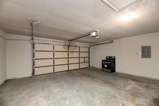 Building Photo - 2311 Wimbledon Dr