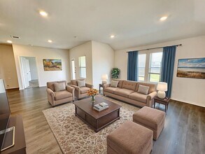 Building Photo - 3/2 in Magnolia Master Planned Community!