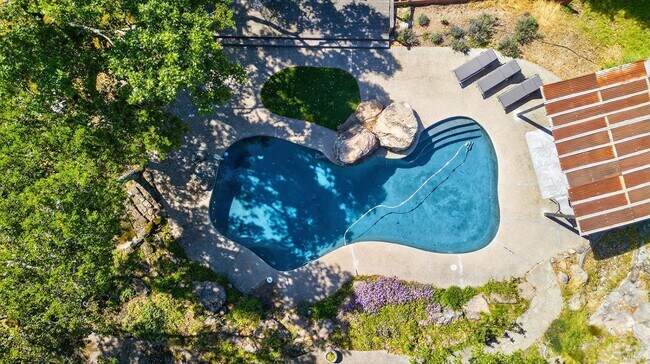 Building Photo - 3662 Lovall Valley Rd