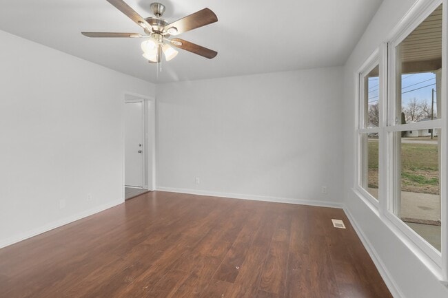 Building Photo - 512 Pointer Ln