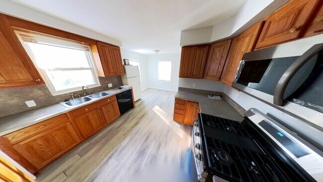 Building Photo - 11360 Mercedes