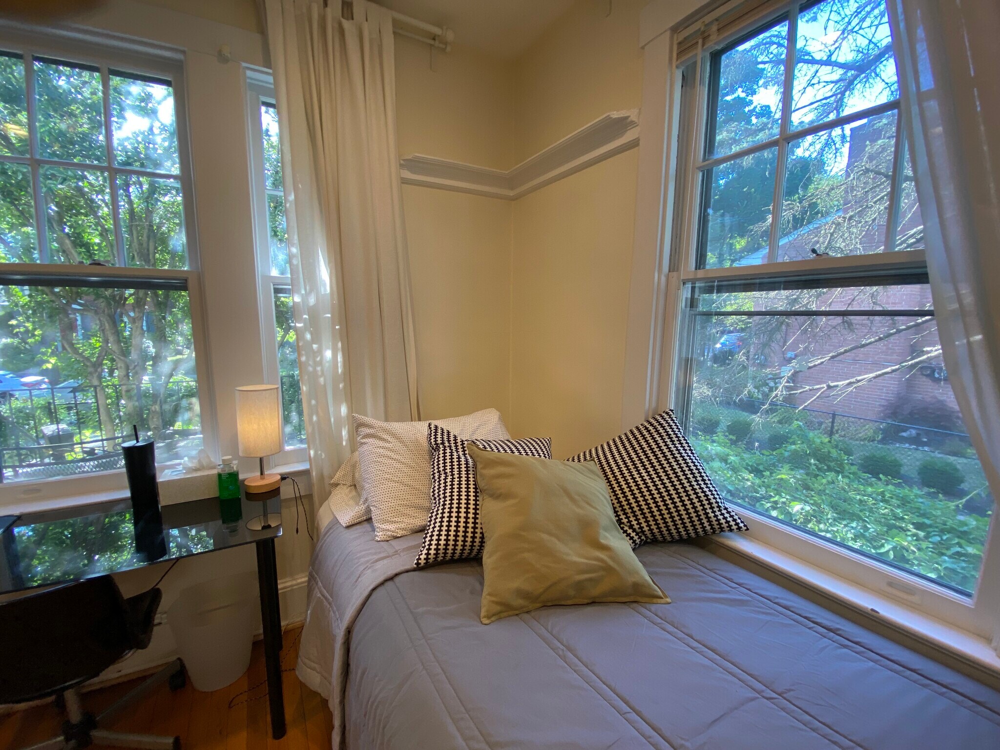 Building Photo - 5335 42nd Pl NW