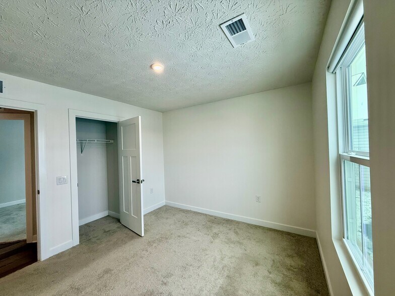 Building Photo - 1097 Arbor Dr