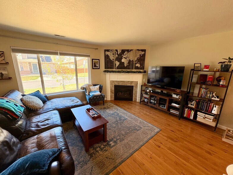 Building Photo - 5226 Estes Cir