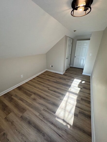 Building Photo - 456 Mattakeesett St