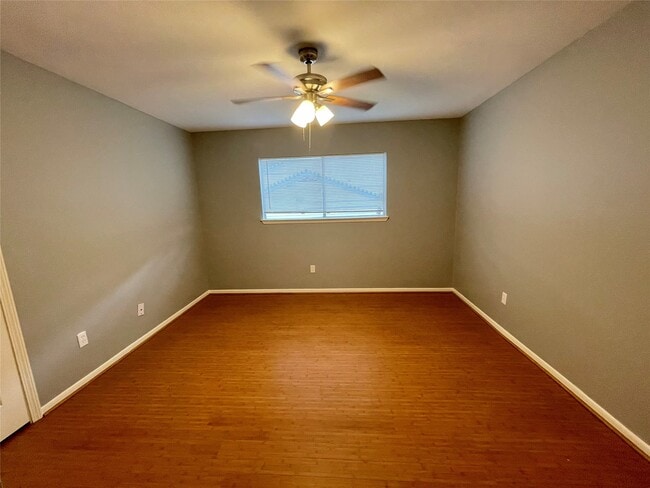 Building Photo - 15803 Baytree Dr