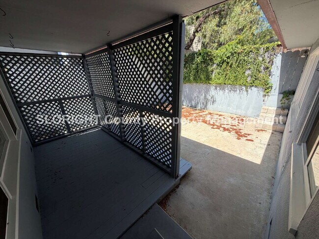 Building Photo - AVAILABLE JUNE - 4 Bed/ 2 Bath SLO Home