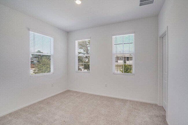 Building Photo - 1109 Winnie Dr