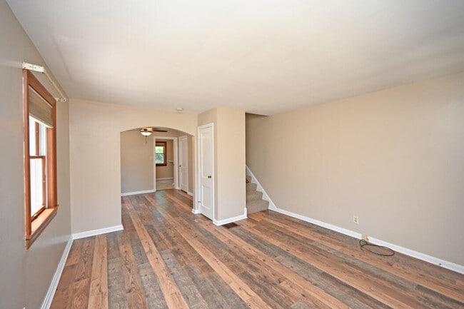 Building Photo - 27 Pleasant Ridge Ave