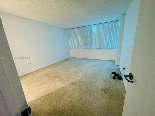 Building Photo - 18011 Biscayne Blvd