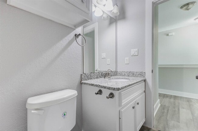 Building Photo - 4834 Hollow Hook Rd