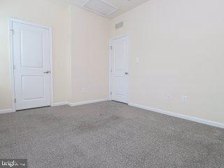 Building Photo - 7721 Duncannon Ln