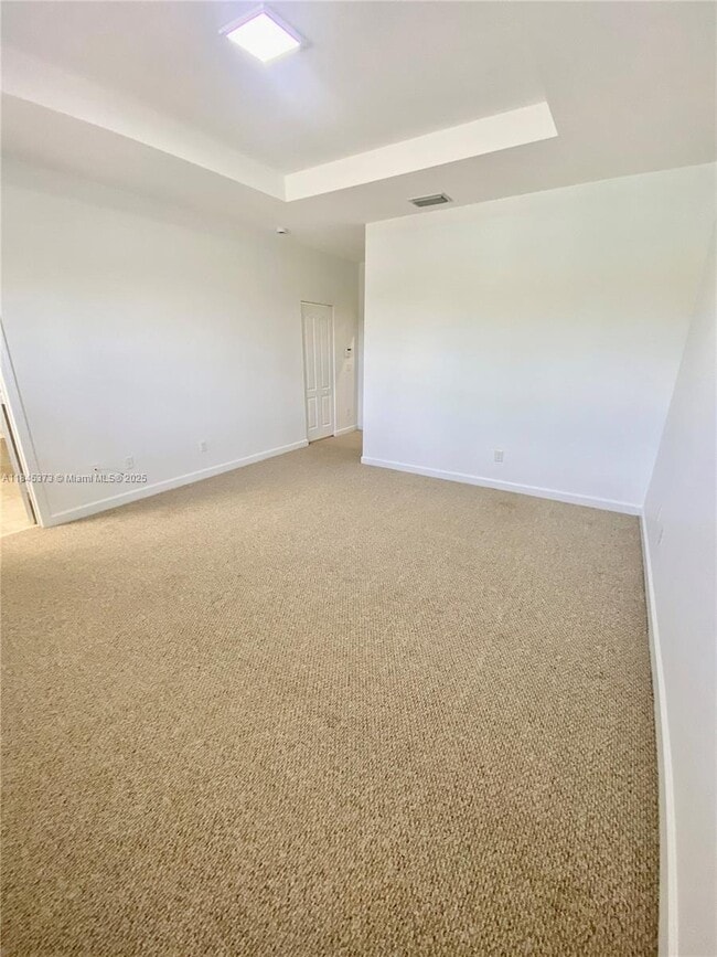 Building Photo - 9604 Town Parc Cir N