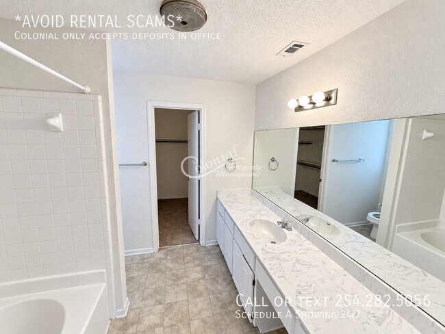 Building Photo - 4306 Fieldcrest Dr